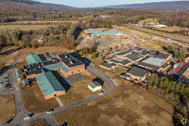 Whitwell Elementary School challenges students by offering an all-encompassing curriculum.