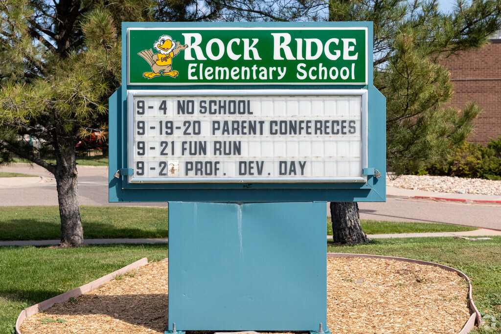 Rock Ridge Elementary School has received a B grade Niche rating.