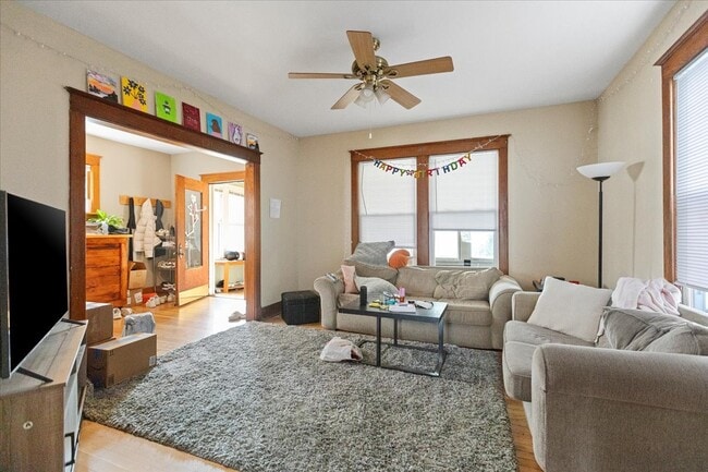 1117 Foster St, Evanston, IL 60201 - photo 5