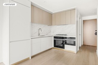 208 Delancey St, New York, NY 10002