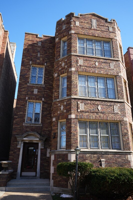 9221 S Bishop St unit 1, Chicago, IL 60620 - photo 1