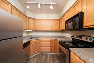 3855 Oak Lake Cir N, Indianapolis, IN 46268