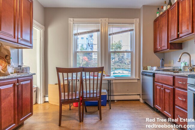 9 Sunset St unit 1, Roxbury Crossing, MA 02120 - photo 2