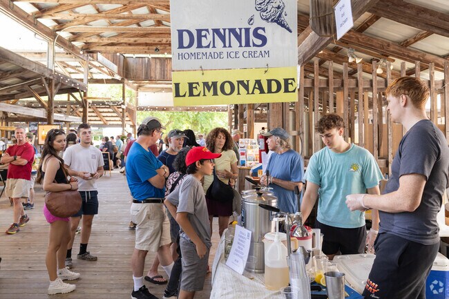 Ithaca Farmers Market in North Side opens on weekends and tours through Ithaca during the week.