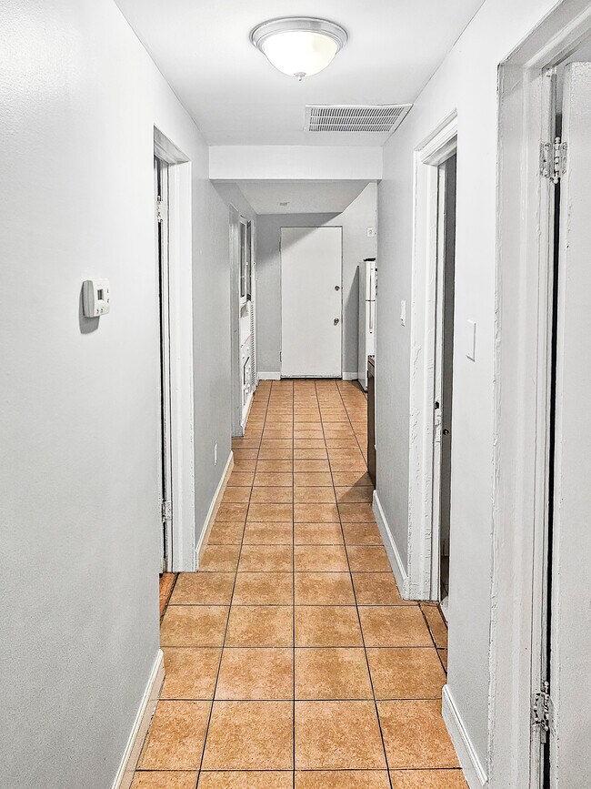 2628 S Kedzie Ave unit Garden, Chicago, IL 60623 - photo 5