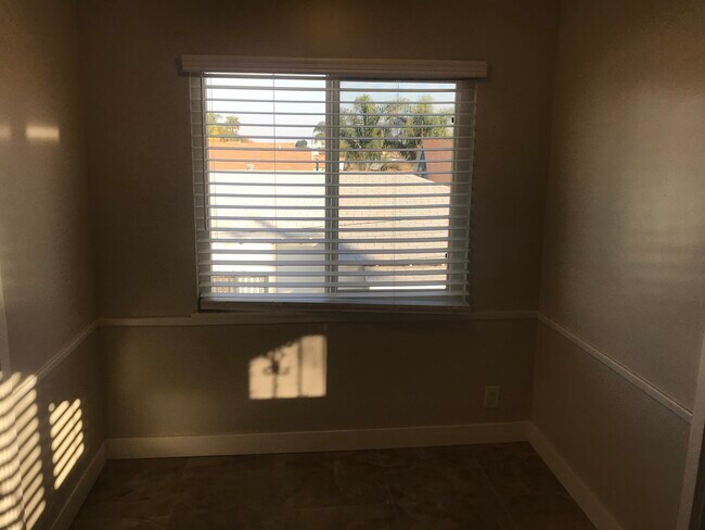1742 W 83rd St unit 4, Los Angeles, CA 90047 - photo 5