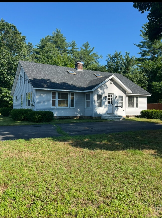 6 Winsor Ave, Concord, NH 03303