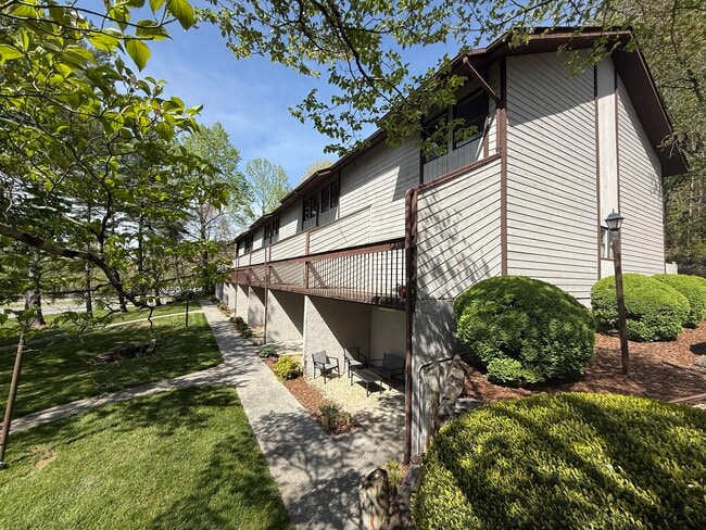 Laurelwood Apartments, Jonesborough, TN 37659 - photo 4