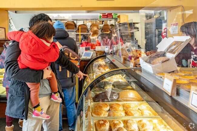 La Patisserie P has the best pork buns, fresh pastries, and sweet moon cakes in Little Vietnam.