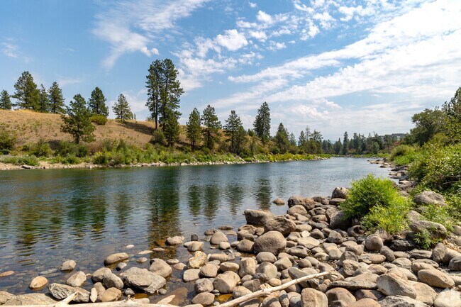 Greenacres is home to a scenic segment of the Spokane River.