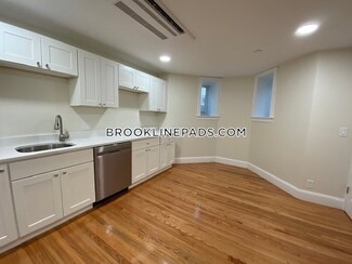12 Harris St Unit 1, Brookline, MA 02446