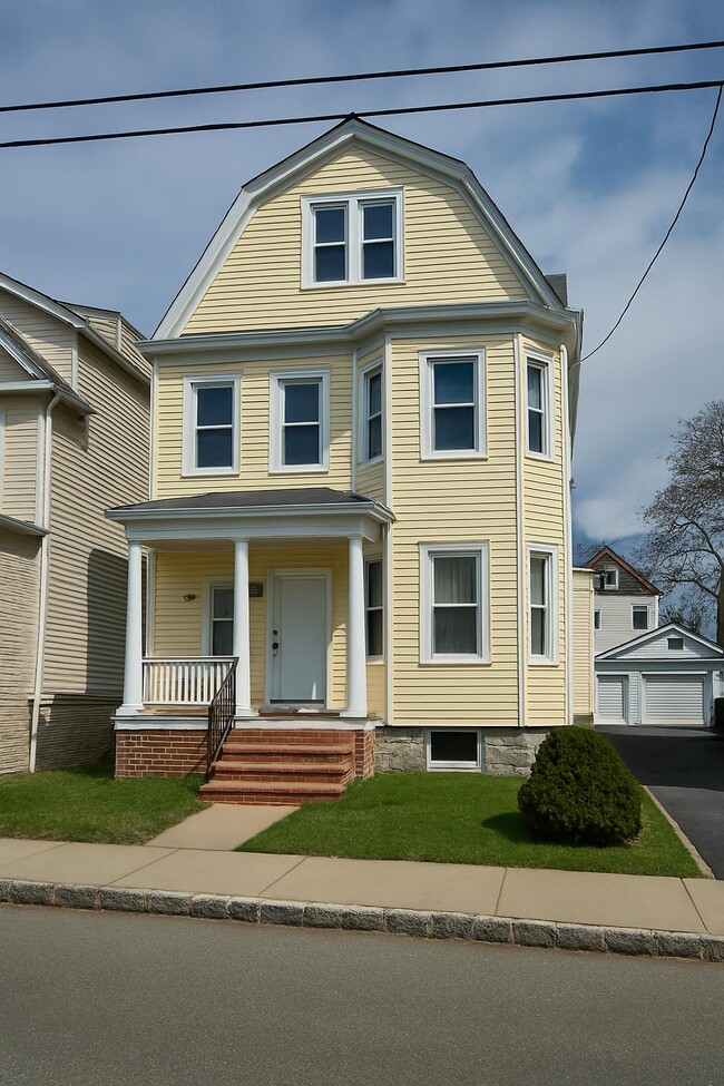 39 Llewellyn Ave, West Orange, NJ 07052