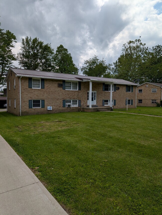 292 Kennedy St Unit 2, Louisville, OH 44641