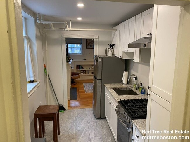 49 Grove St unit A, Boston, MA 02114 - photo 4