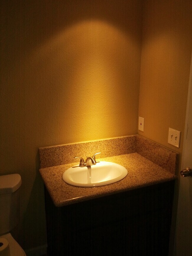 1313 Floyd Ave unit North Lake Condomini, Modesto, CA 95355 - photo 7