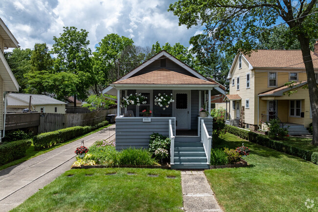 Flowers decorate this Bungalow in the Mud Brook neighborhood.