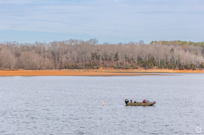 Boaters and fisherman can enjoy Tims Ford Lake all year round.