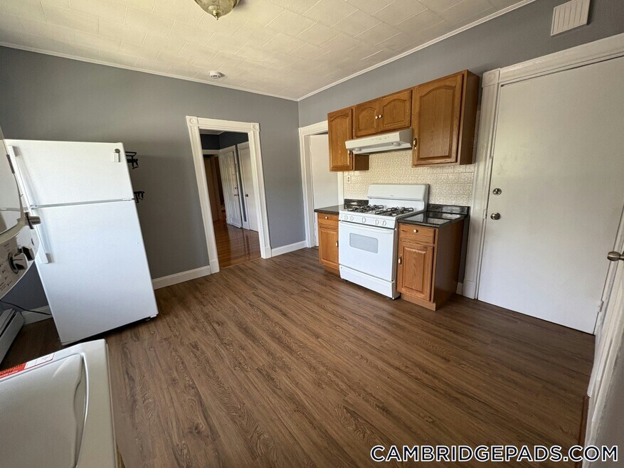 7 Bristol St unit 3, East Cambridge, MA 02141 - photo 1