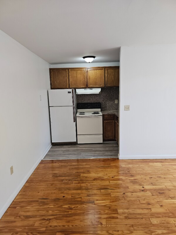 575 Farmington Ave unit 403, Hartford, CT 06105 - photo 1