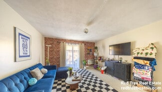 31 Westgate Rd Unit 5, Boston, MA 02467