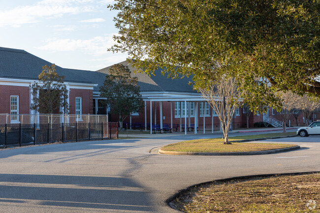 Daphne Elementary School