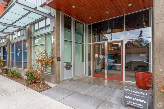 50th & Roosevelt, Seattle, WA 98105 - photo 3