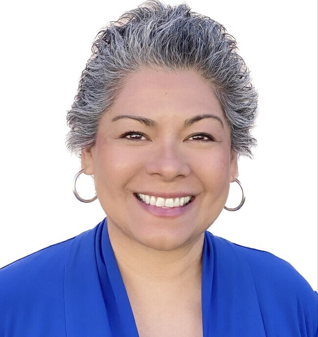 Vianey Serna Yurkovich