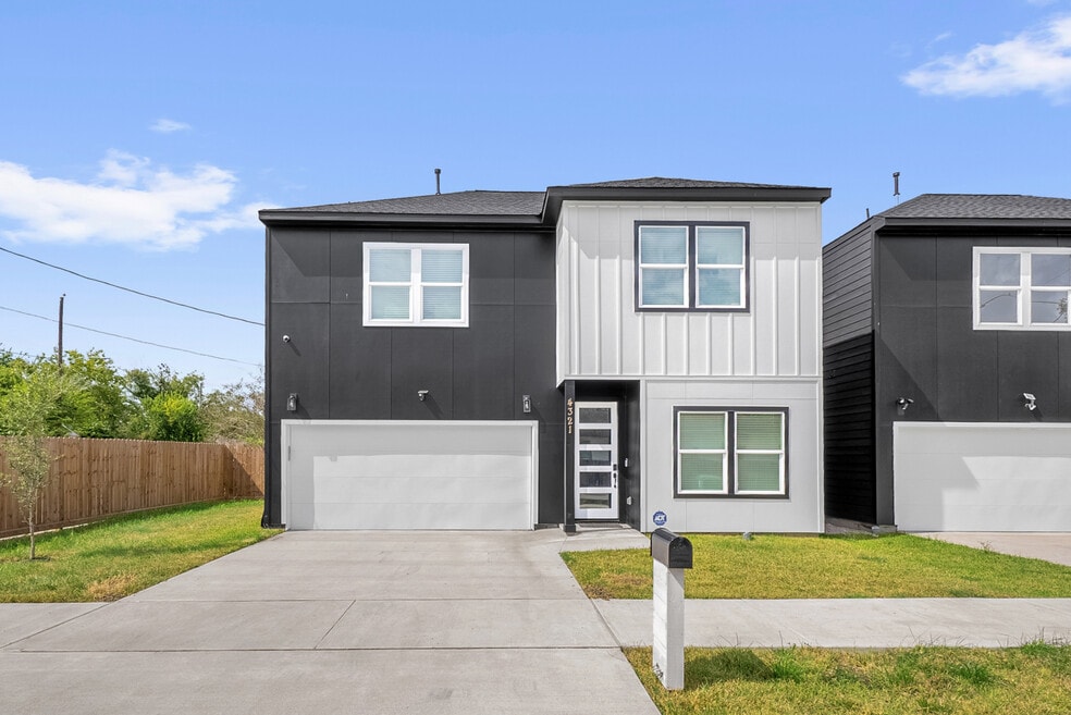 4321 Mckinley St, Houston, TX 77051 - photo 1