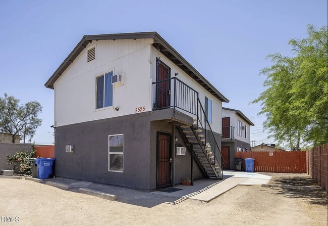 2525 E Monroe St unit 2, Phoenix, AZ 85034 - photo 3