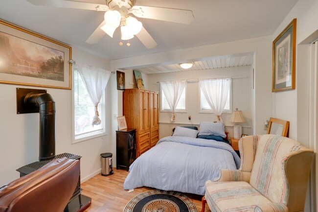 429 W Lawrence St unit 429 West Lawrence St, Albany, NY 12208 - photo 6