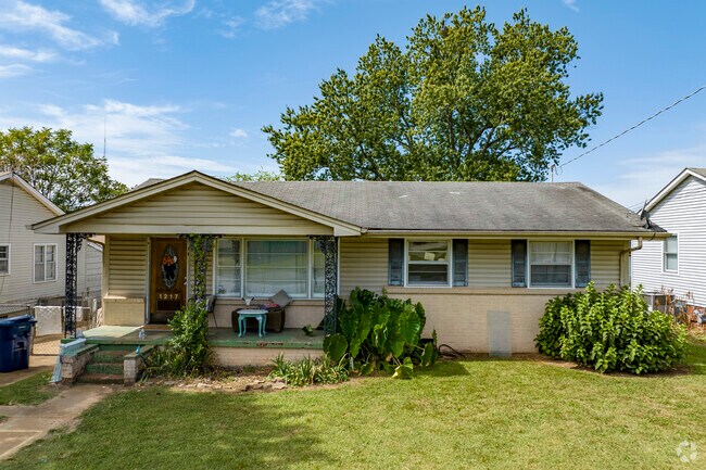 Minimal Traditional is a common home style in the Lincoln Mill District.