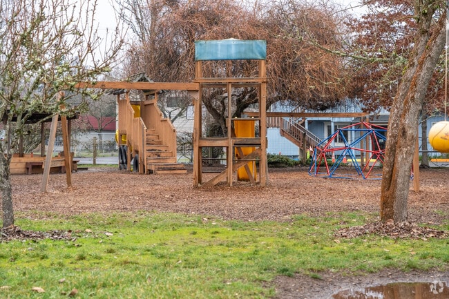 Far Horizons Montessori School has a playground for students to enjoy in Eugene.