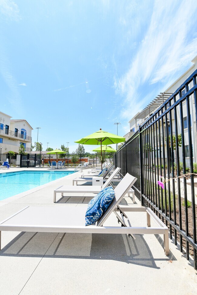 Breeze Hill, Vista, CA 92081 - photo 3