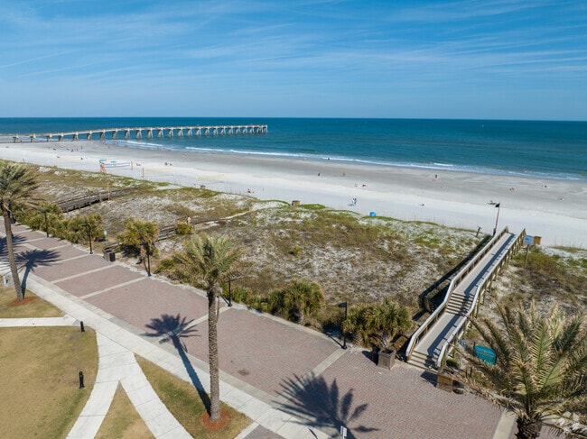 Creekside is just over a 30-minute drive to Jacksonville Beach.