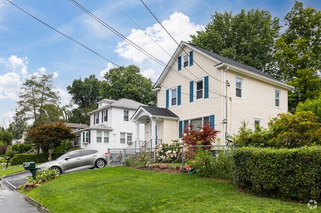 Rows of various home styles appear all over Elmsford.