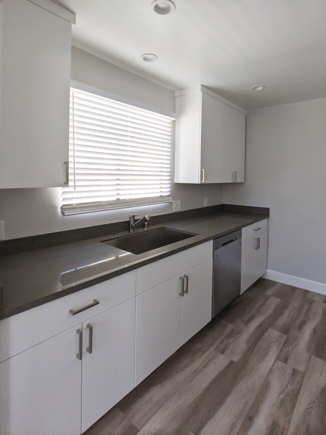 458 S Oakhurst Dr unit 1, Beverly Hills, CA 90212 - photo 7