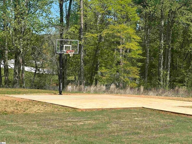 939 Gibbons St, Wellford, SC 29385 - photo 4