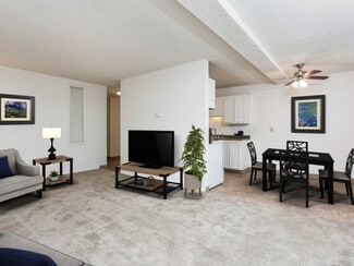 9730 SW 35th Dr, Portland, OR 97219