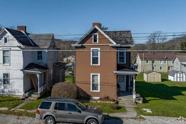 Craftsman homes are popular in the Allison Park neighborhood.