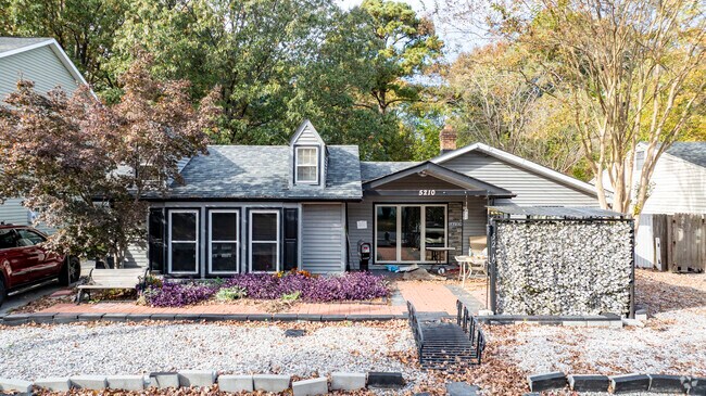 Amazing contemporary style homes in Tanners Creek.