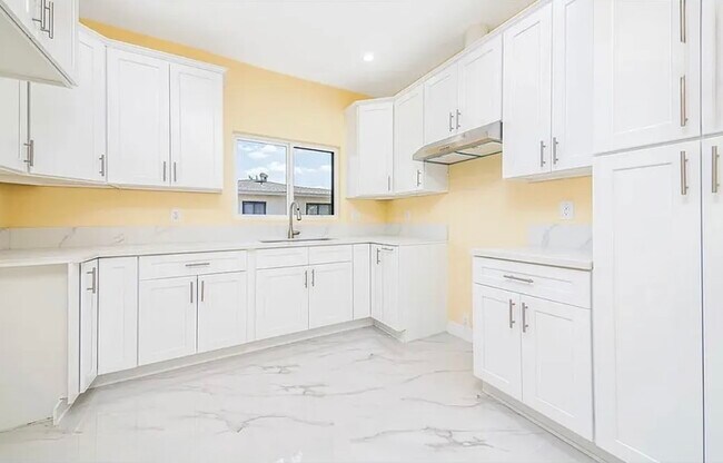 10824 Foothill Blvd, Sylmar, CA 91342 - photo 6