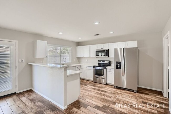 10817 N 46th Ave, Glendale, AZ 85304 - photo 2