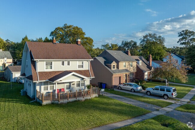 There is a wide array of architectural styles found in Scott Park.