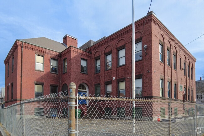 Aborn Elementary School in Lynn has an overall grade of C- on Niche.