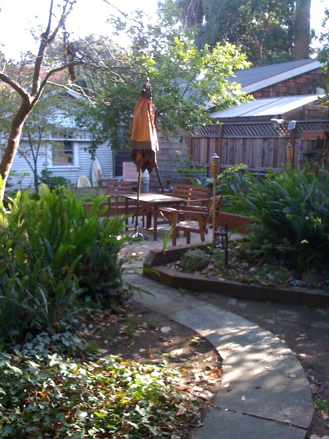 1534 Benton St unit B, Alameda, CA 94501 - photo 4