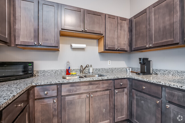 2BR, 1BA - 1,068SF - Kitchen