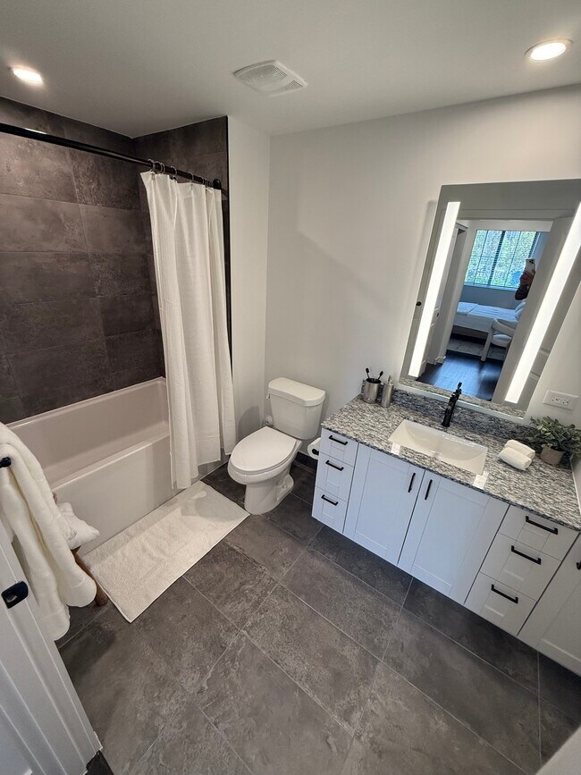 3909 N 30th Terrace unit B, Hollywood, FL 33021 - photo 5