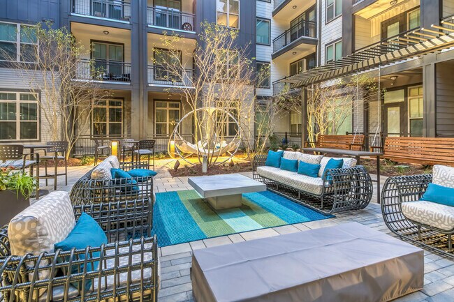 Arlo, Charlotte, NC 28208 - photo 2