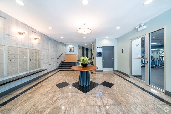 Sheridan Lake - 6401 N Sheridan Rd, Chicago, IL 60626 - photo 6