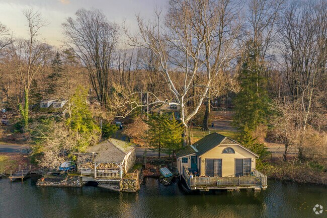 Homes alongside Mountain Lake is a refuge for homeowners looking for more space.